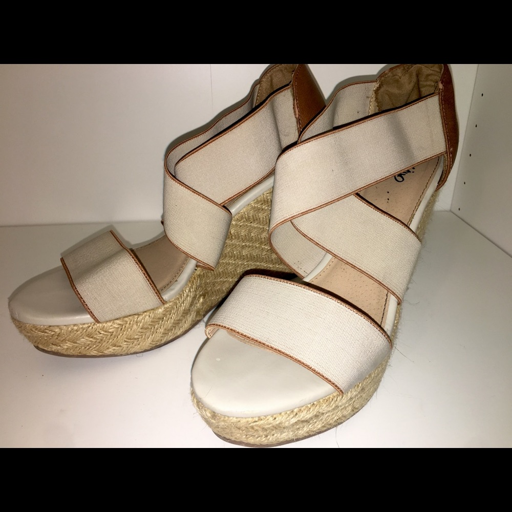 STRAP-CRISSCROSS WEDGES